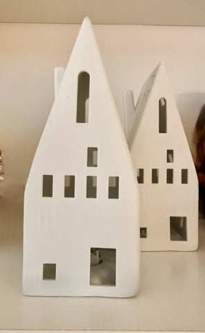 Maison Lumineuse en Porcelaine