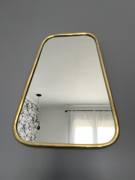 Miroir artisanal en laiton forme trapèze bord fin