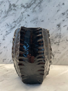 Vase noir en poterie vernissée de Tamegroute